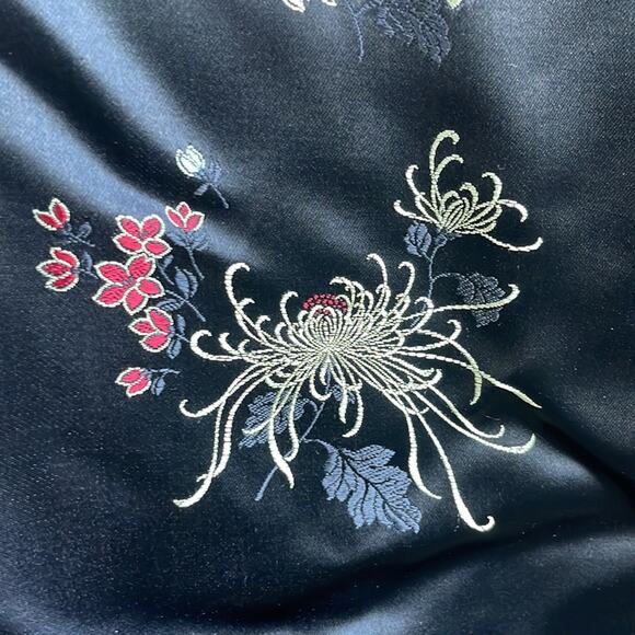 Peony Asian Floral Top Medium Black Long Sleeves - Picture 4 of 5